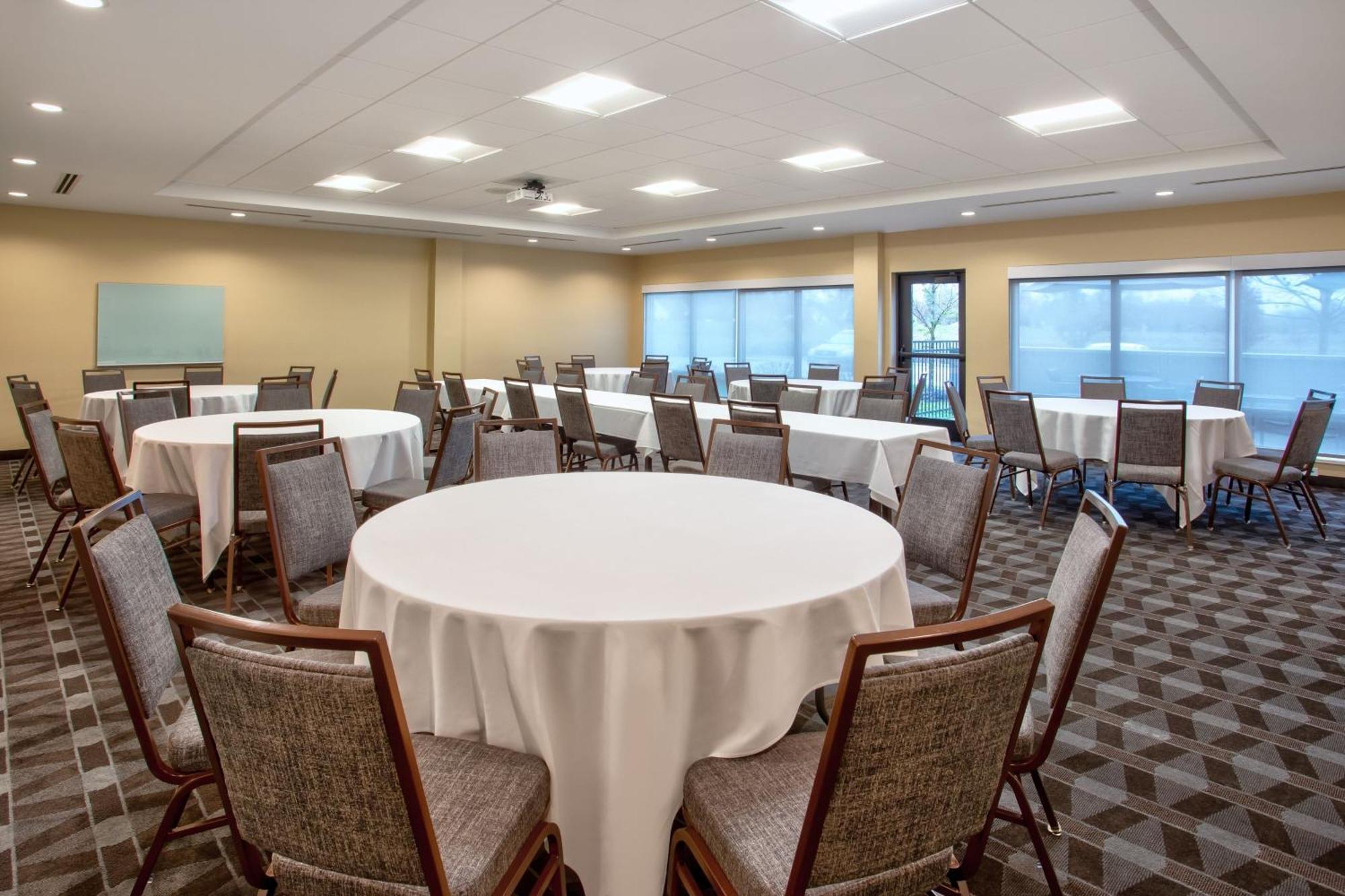 Towneplace Suites By Marriott Detroit Belleville Exteriér fotografie